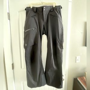 Black Diamond women’s insulated ski pants. Size L. Excellent like new condition